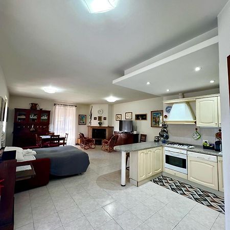 Appartamento Tra Il Borgo E Il Lago Anguillara Sabazia Exterior foto